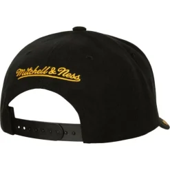 Against The Best Pro Snapback Vntg Boston Bruins