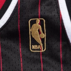 Authentic Jersey Chicago Bulls Alternate 1996-97 Michael Jordan