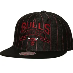 Dem Stripes Snapback Chicago Bulls