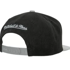 Mitchell & Ness Legendary Snapback