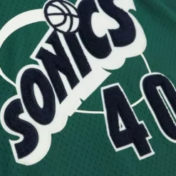 Off Court Chenille Swingman Shawn Kemp Seattle Supersonics 1995-96 Jersey