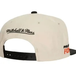 Vintage Cream Snapback Philadelphia Flyers