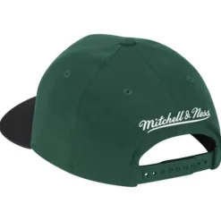 Wool 2 Tone Classic Red Snapback Milwaukee Bucks